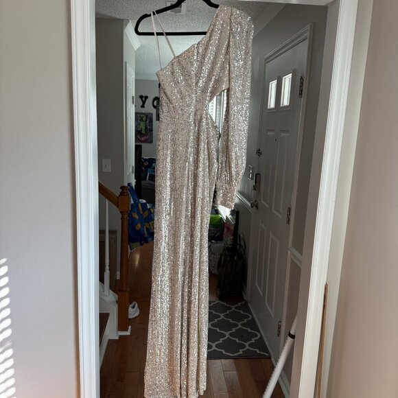 NWT Ieena for Mac Duggal Dress Silver One Shoulder Sequin Gown Slit Formal - Picture 12 of 13
